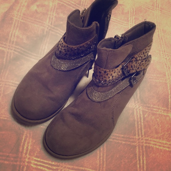 Size 1 girls boots - Picture 1 of 1